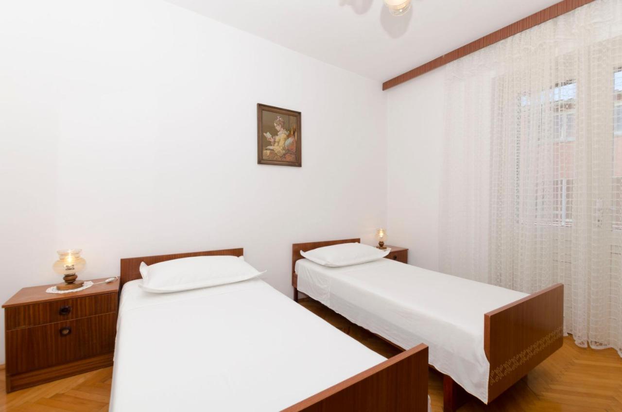 Apartment Eva P. Primosten Exterior photo